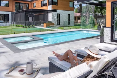 Freeform curved fiberglass pool